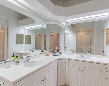 8641 Piazza Del Lago Circle - Photo Thumbnail 17