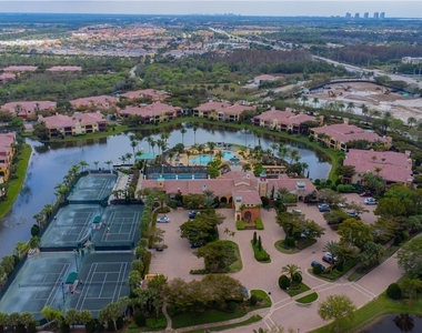 8641 Piazza Del Lago Circle - Photo Thumbnail 25