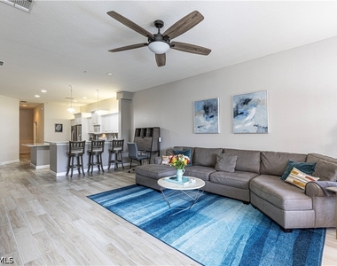 8641 Piazza Del Lago Circle - Photo Thumbnail 15