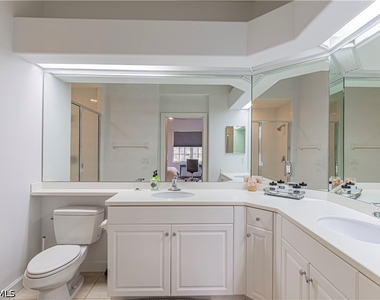 8641 Piazza Del Lago Circle - Photo Thumbnail 18