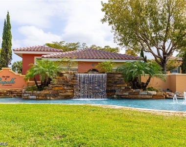 8641 Piazza Del Lago Circle - Photo Thumbnail 6