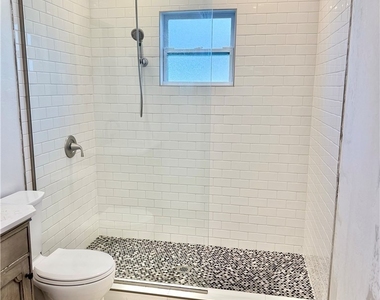 7313 Lobelia Road - Photo Thumbnail 10