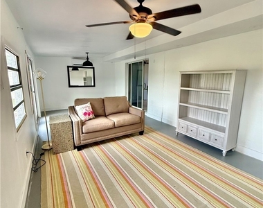 7313 Lobelia Road - Photo Thumbnail 13