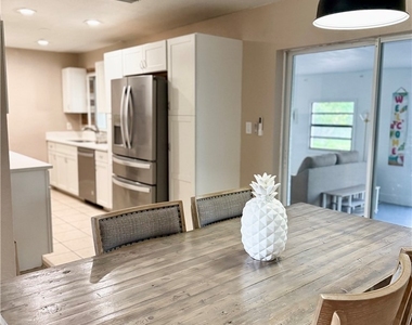 7313 Lobelia Road - Photo Thumbnail 5