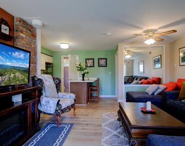 98 Washington - Photo Thumbnail 4