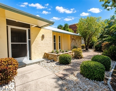 1709 Se 44th Street - Photo Thumbnail 2