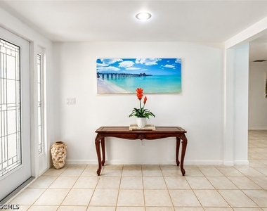 1709 Se 44th Street - Photo Thumbnail 4