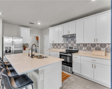 17890 Saddle Road - Photo Thumbnail 13