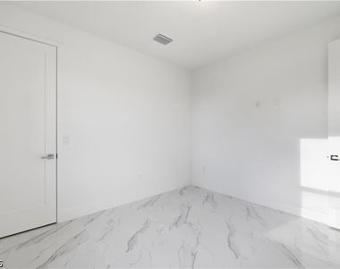 1436 Graham Circle - Photo Thumbnail 12