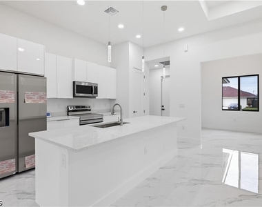 1436 Graham Circle - Photo Thumbnail 4