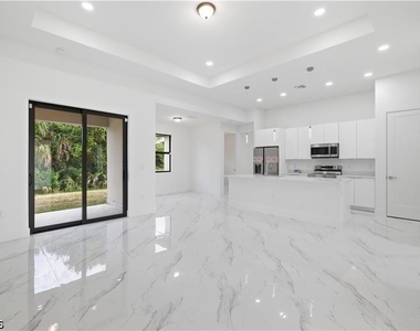 1436 Graham Circle - Photo Thumbnail 3