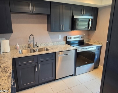 16251 Dublin Circle - Photo Thumbnail 8