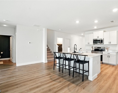 17765 Paradiso Way - Photo Thumbnail 10