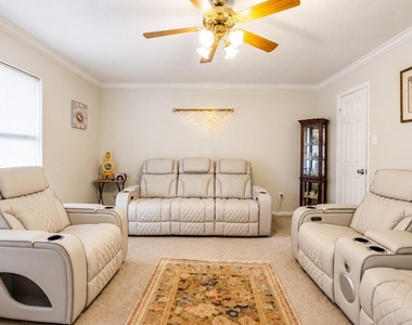 210 Windrift Court - Photo Thumbnail 23