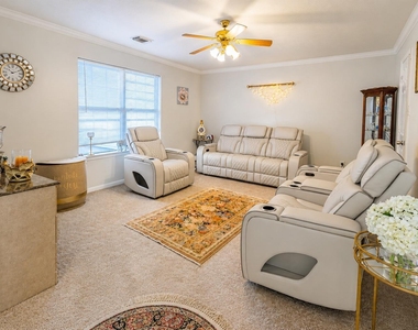 210 Windrift Court - Photo Thumbnail 25