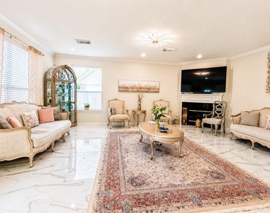 210 Windrift Court - Photo Thumbnail 9