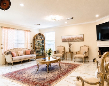 210 Windrift Court - Photo Thumbnail 6