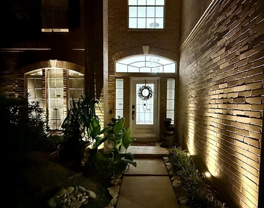 210 Windrift Court - Photo Thumbnail 2