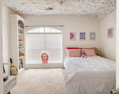 210 Windrift Court - Photo Thumbnail 39