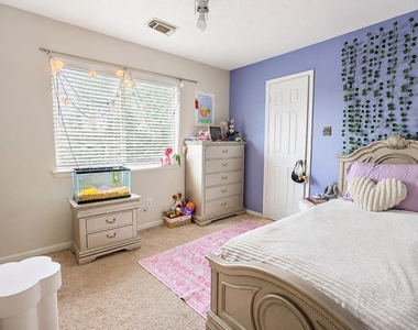 210 Windrift Court - Photo Thumbnail 32
