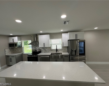 9155 Seville Road - Photo Thumbnail 4