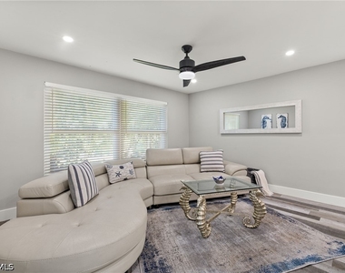 248 Bay Meadows Drive - Photo Thumbnail 10