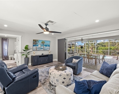 248 Bay Meadows Drive - Photo Thumbnail 3