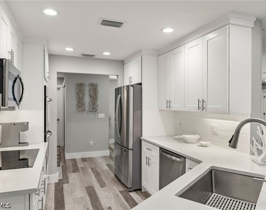 248 Bay Meadows Drive - Photo Thumbnail 8