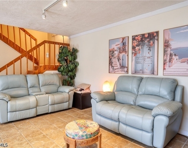 1724 Park Meadows Drive - Photo Thumbnail 3