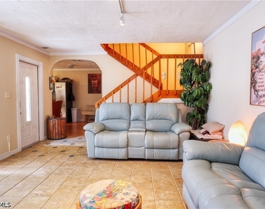 1724 Park Meadows Drive - Photo Thumbnail 5