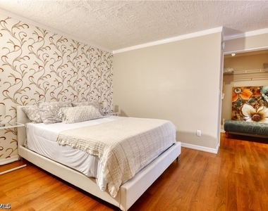 1724 Park Meadows Drive - Photo Thumbnail 12