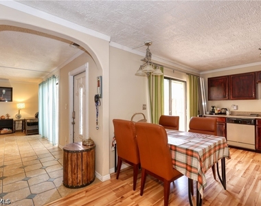 1724 Park Meadows Drive - Photo Thumbnail 7