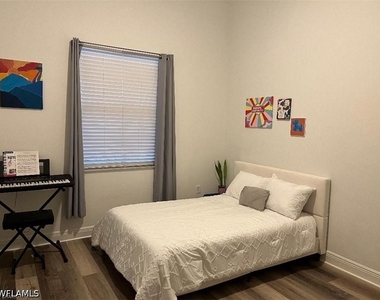 5253 Messina Street - Photo Thumbnail 7