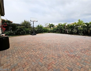 5253 Messina Street - Photo Thumbnail 22