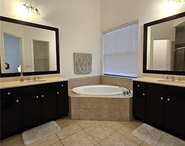 5253 Messina Street - Photo Thumbnail 8