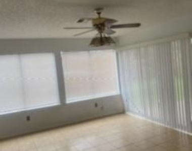 12322 Split Rail Lane - Photo Thumbnail 3