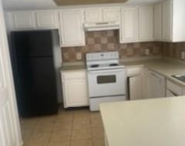 12322 Split Rail Lane - Photo Thumbnail 4