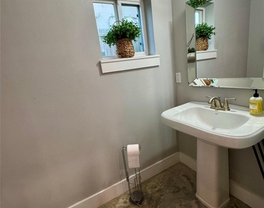 612 E 29th Street - Photo Thumbnail 7