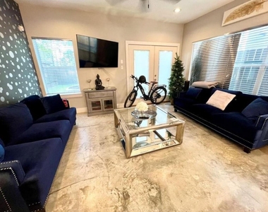 612 E 29th Street - Photo Thumbnail 6