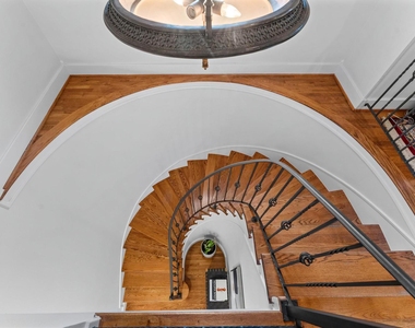 501 Columbia Street - Photo Thumbnail 19