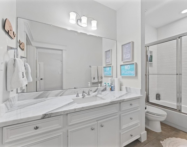 501 Columbia Street - Photo Thumbnail 17