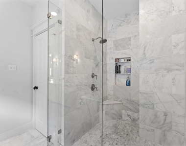 501 Columbia Street - Photo Thumbnail 14