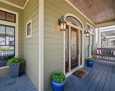501 Columbia Street - Photo Thumbnail 3