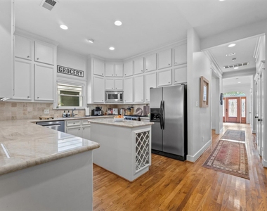 501 Columbia Street - Photo Thumbnail 22