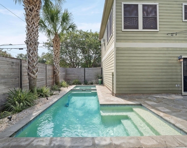 501 Columbia Street - Photo Thumbnail 30