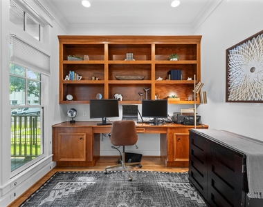 501 Columbia Street - Photo Thumbnail 5