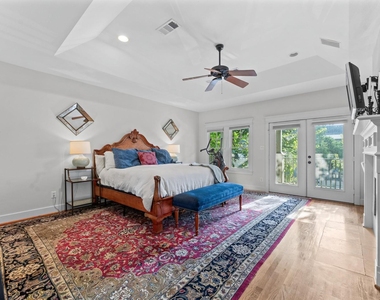 501 Columbia Street - Photo Thumbnail 11