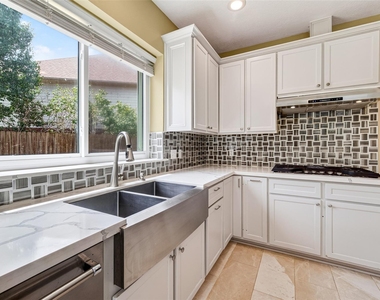 2706 Blue Wind Court - Photo Thumbnail 18