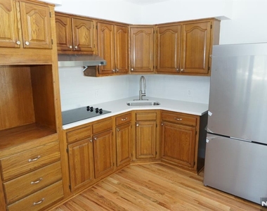 236-238 Stuyvesant - Photo Thumbnail 2