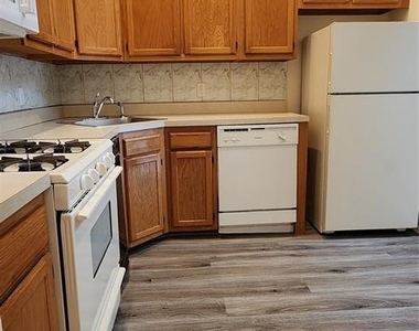 1265 Mulberry - Photo Thumbnail 10